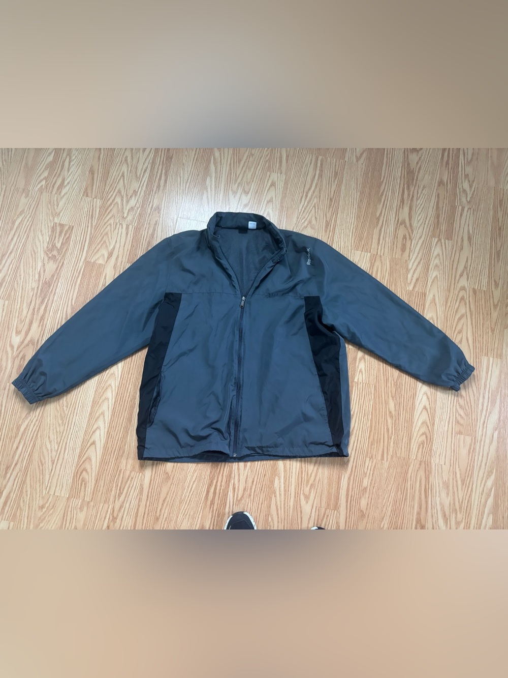 Reebok Men's Gray and Black Full‑Zip Windbreaker size xl